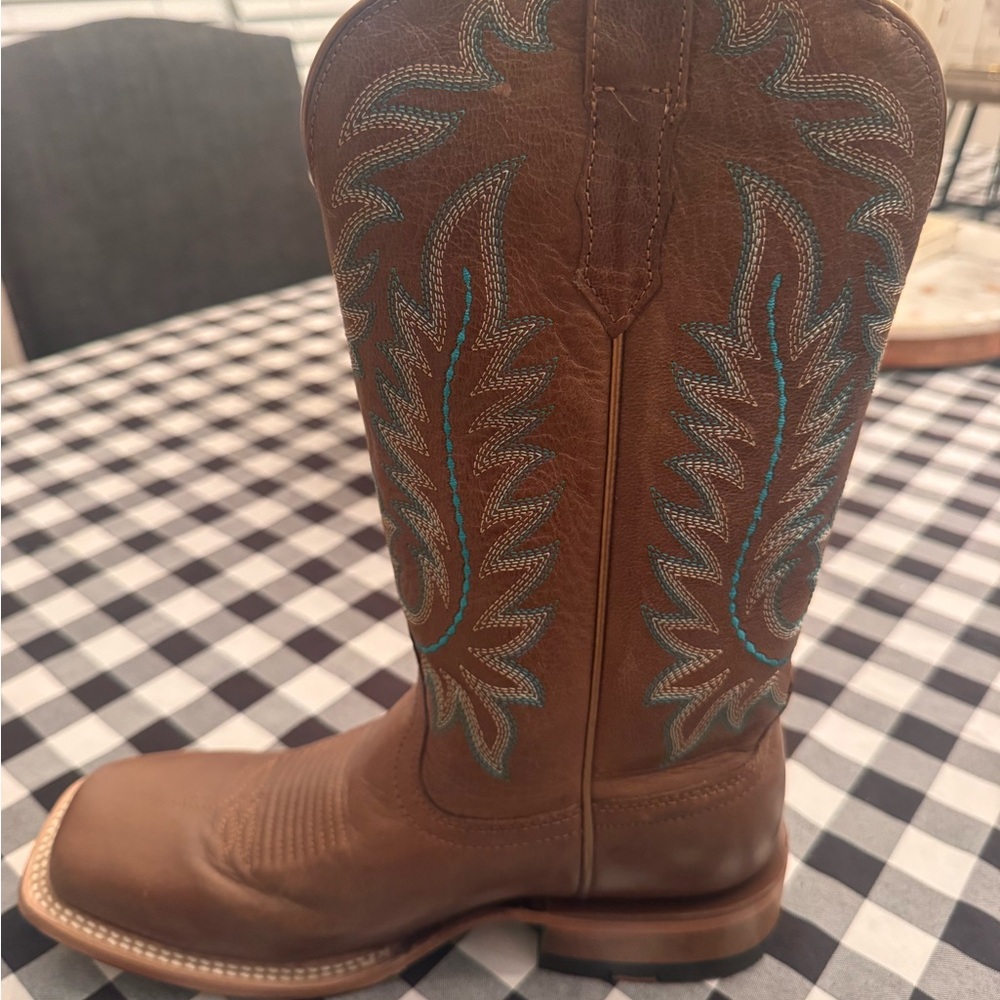 Ariat Olive Green Shoe Box with Cream Logo